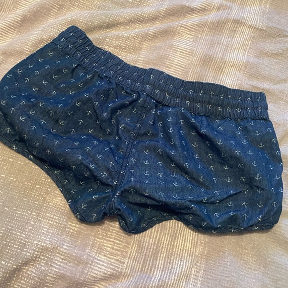 Twik Shorts - Picture 2 of 2